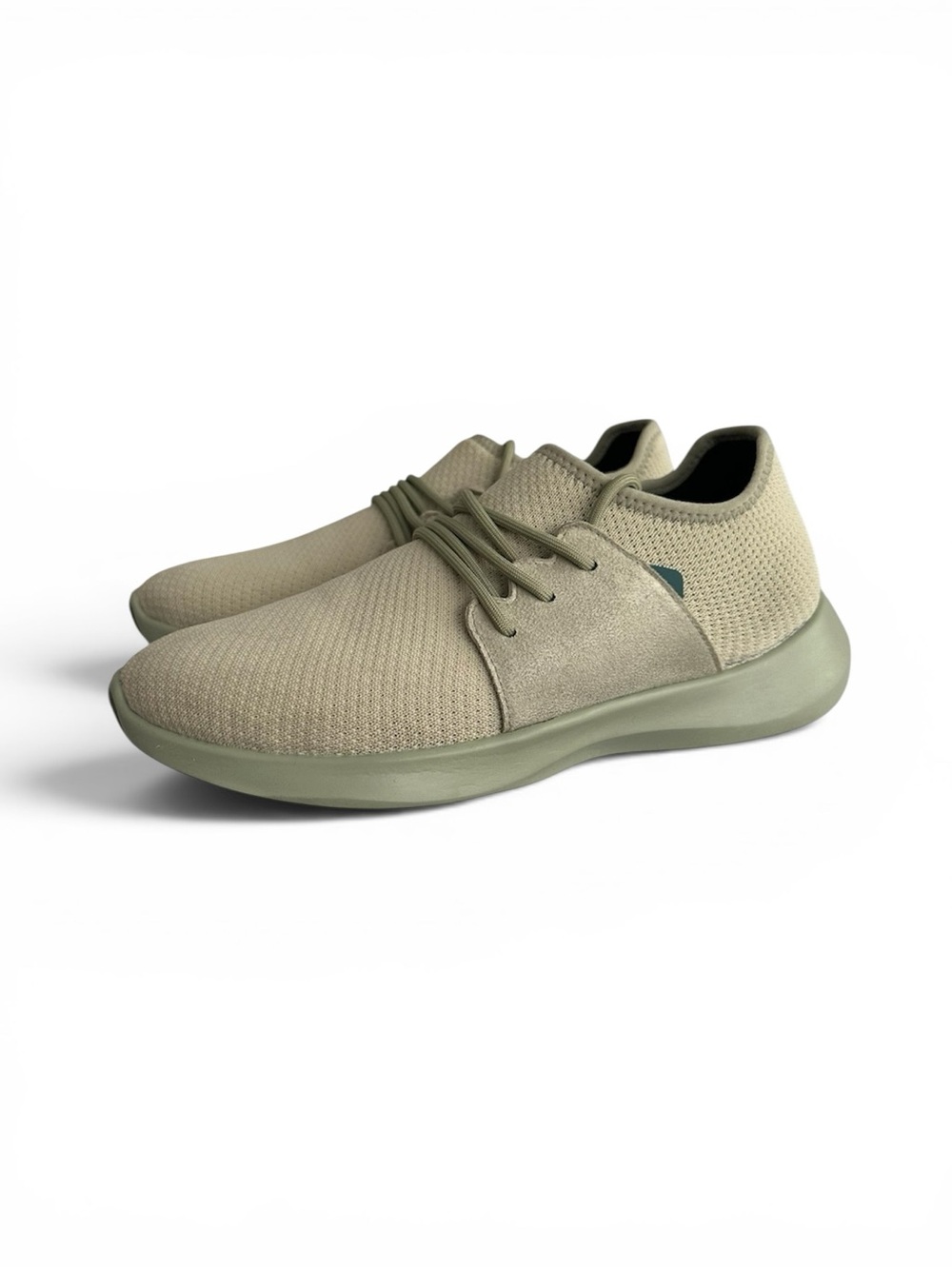 VESSI Everyday Classic Waterproof Sneakers in Light Green Women’s Size 9